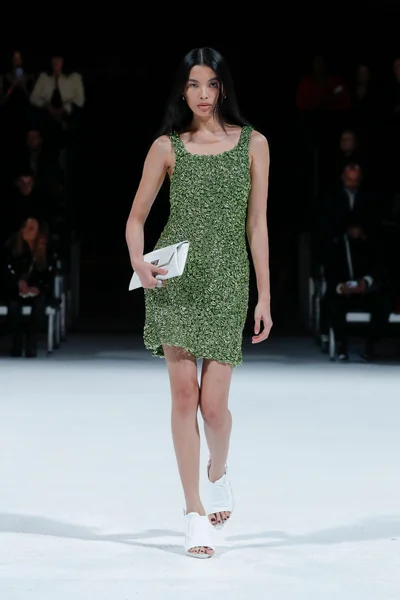 Look 32